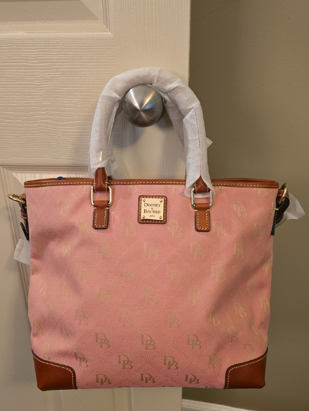 Dooney & Bourke Chelsea Shopper Tote, Handbag - Picture 9 of 11